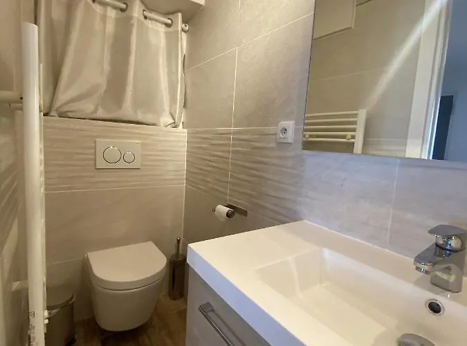 Lägenhet La Cle Maison De Ville, Clim, Wifi A La Bayore Hyères